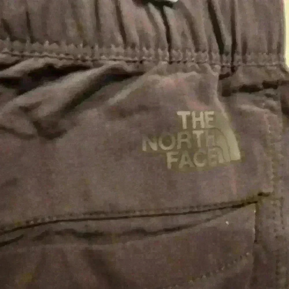 Women's North Face 3" Class V Hike Hiker Short in Weathered Black - Picture 5 of 11